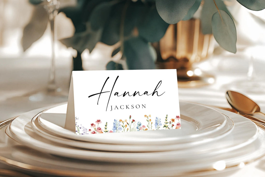 Editable wildflower wedding place card template on elegant dinner plate, printable floral name card, escort card, rustic boho wedding decor